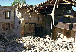 9 Aprile 2009 - Terremoto in Abruzzo - Crollo Chiesa Aquila